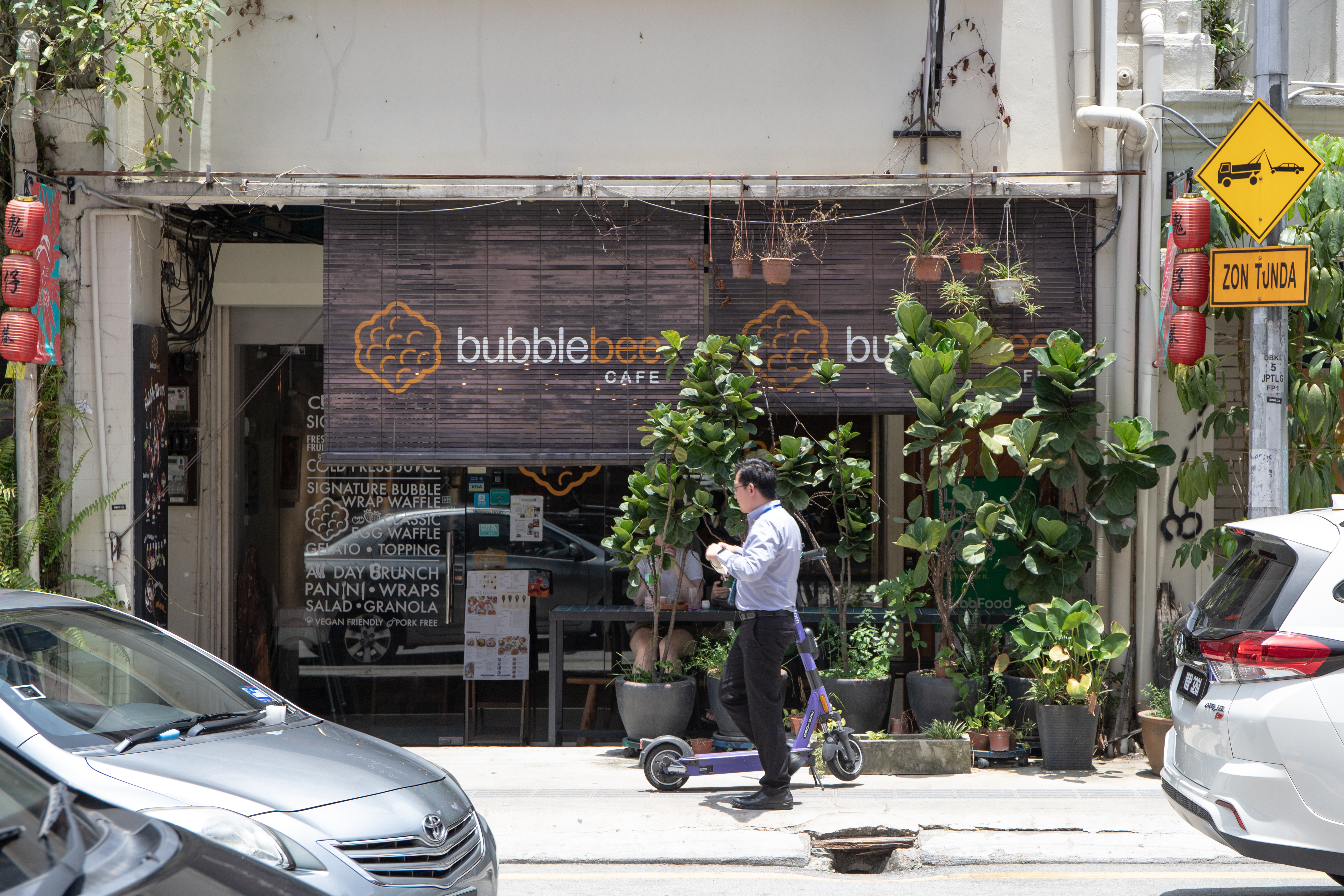 Bubble Bee Cafe Chinatownissa.